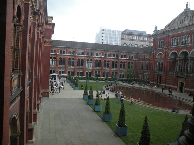  Victoria and Albert Museum: jardin
